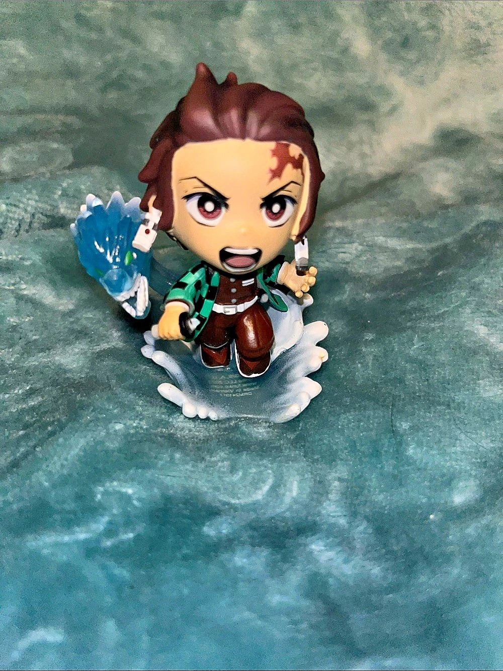Bandai Figuarts mini Tanjiro Kamado (Water Breathing Ver.).) Anime Character